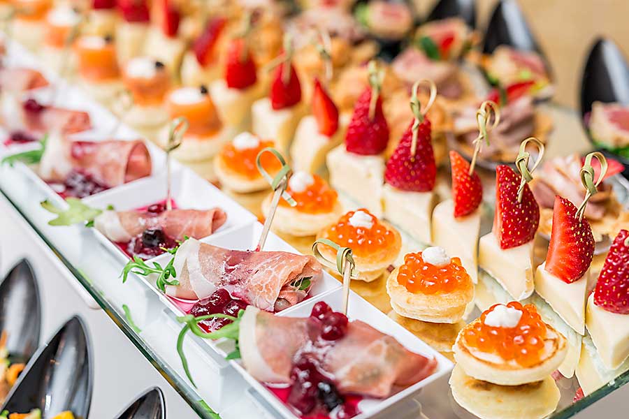 How to Choose the Best Catering Style for Your Corporate Event • Chefin