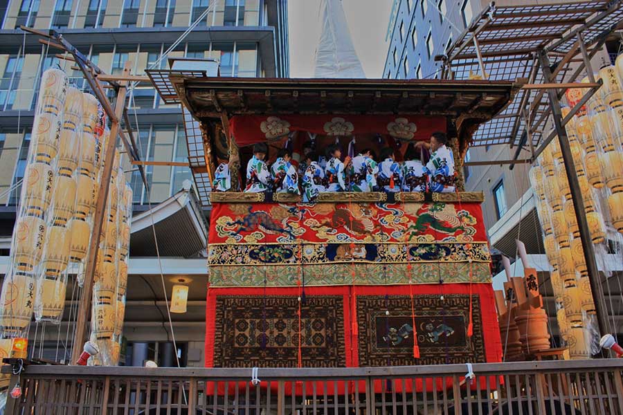 Naginata-Hoko_-Gion-Matsuri