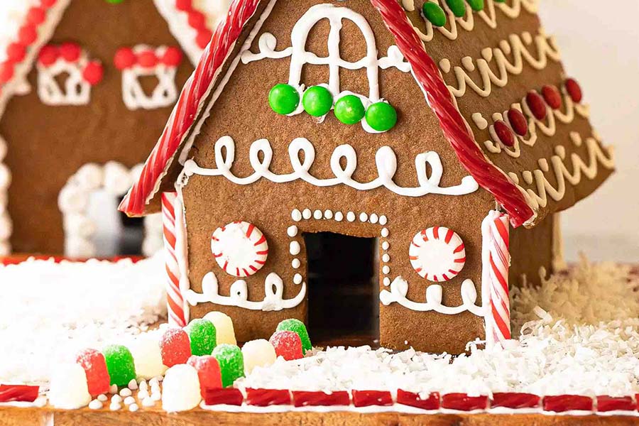 Simply-Recipes-Gingerbread-House