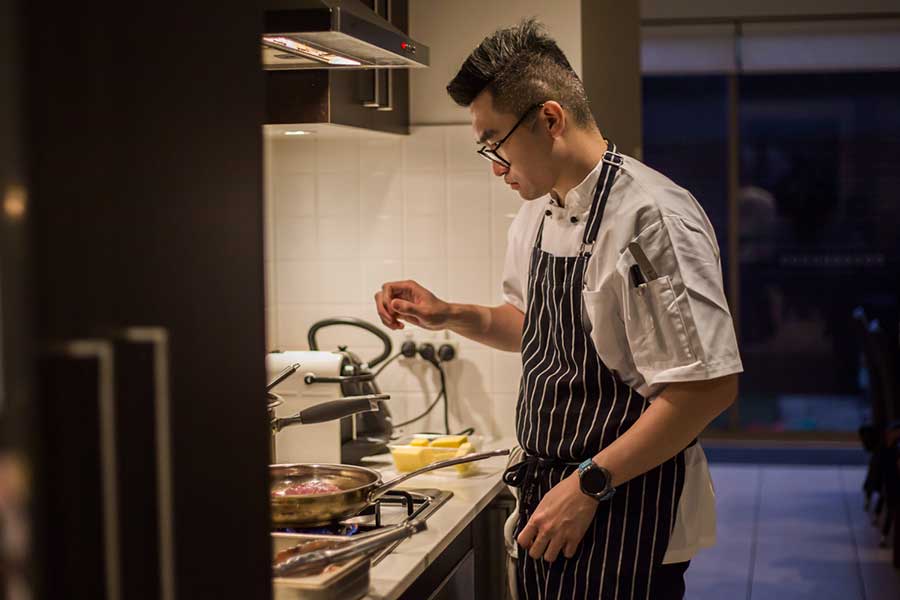 chef-nick-guan-working-in-a-private-kitchen