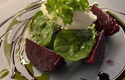 Chef John Pearson Balsamic pickled baby beets， creamed goats cheese curd, mix leaf salad