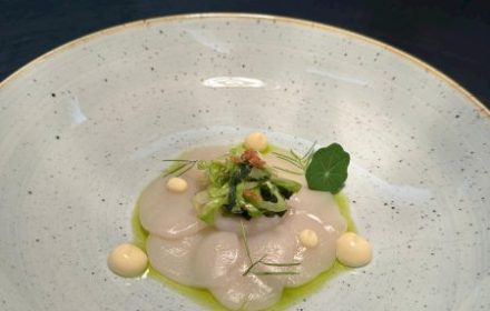Chef Lyan Shim Canadian scallop sashimi, fish sauce glazed charred cos, Aioli, chorizo clrumble